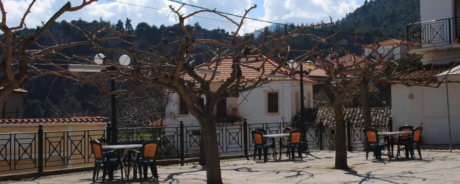 Αμπελόκηποι Αχαΐας, Η Πλατεία